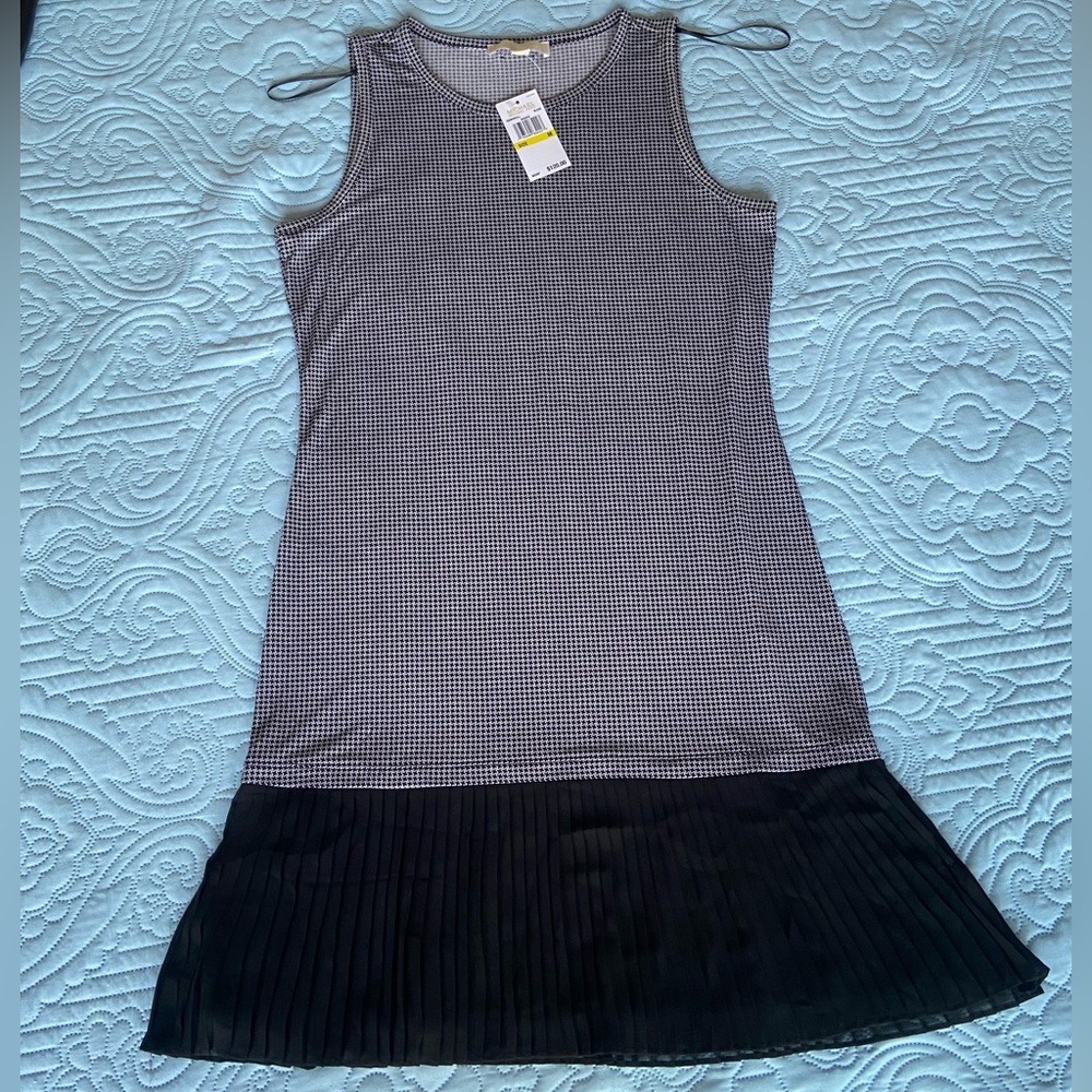 Michael Kors Women’s Black and White Dress w Pleated Rim